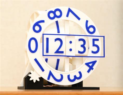 Triaxial Numechron Clock by shiura .
